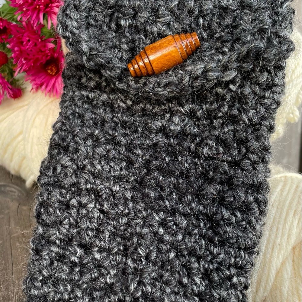 Hand crocheted smart phone &/or eyeglass case. Fits most smart phones